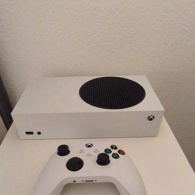 Xbox series S 550Gb mit Forza Horizon 5, Minecraft
