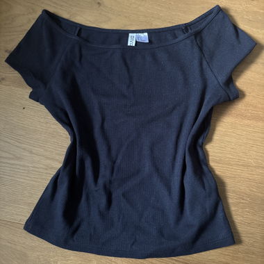 Dark blue short-sleeve top