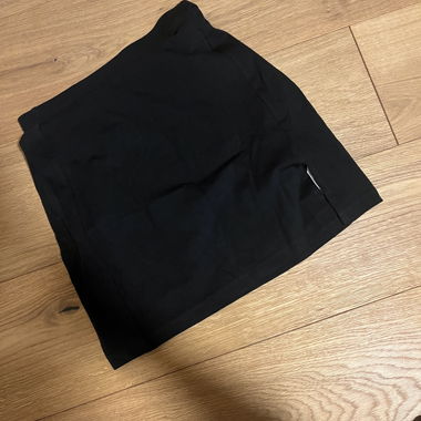 Fitted skirt