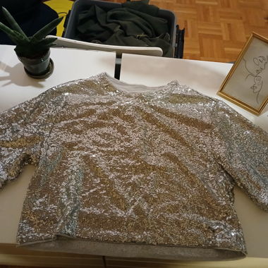 Top court à sequins argentés H&M