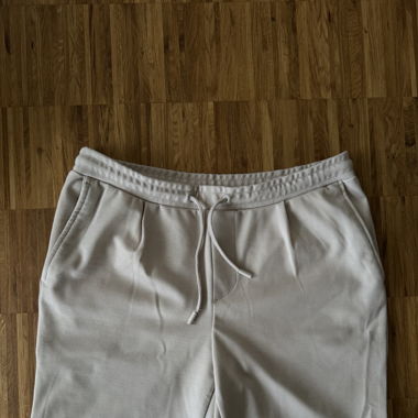 Men’s shorts in cream