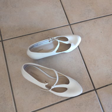 Jolies chaussures blanches 