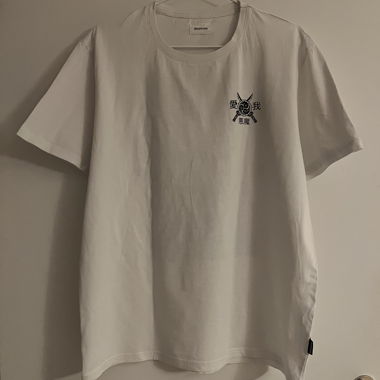 T-shirt bianco con stampa
