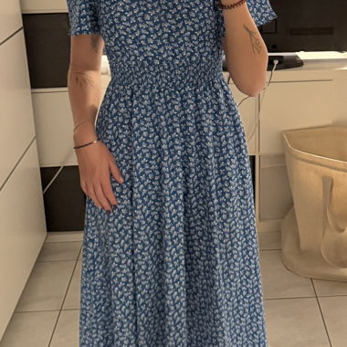 Blue dress