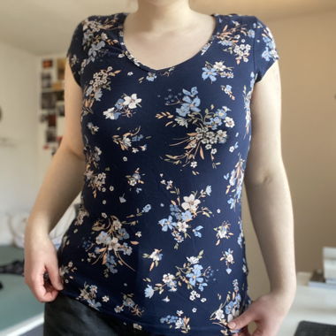 2 Clockhouse Basics T-Shirts Blumenmuster Gr. L