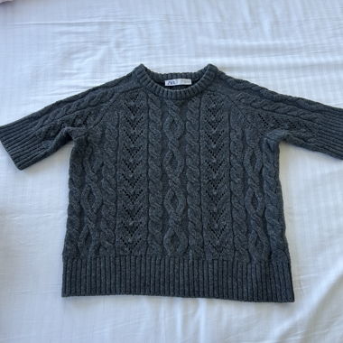 Zara grauer Zopfstrickpullover