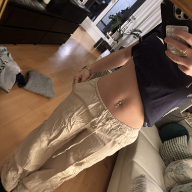 Pantaloni in lino beige