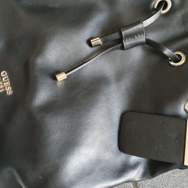Borsa a mano GUESS nera