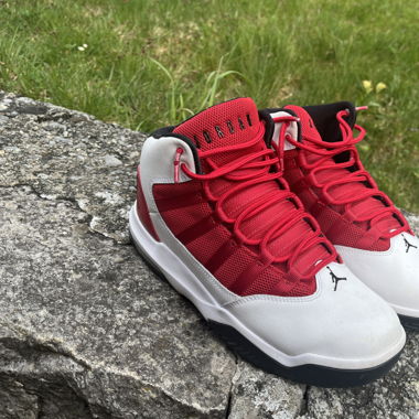Jordan Aura Max Sneakers