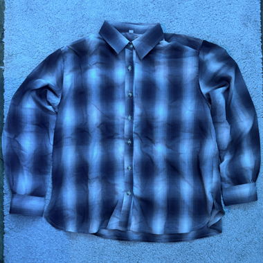 Blau karierte Hemd