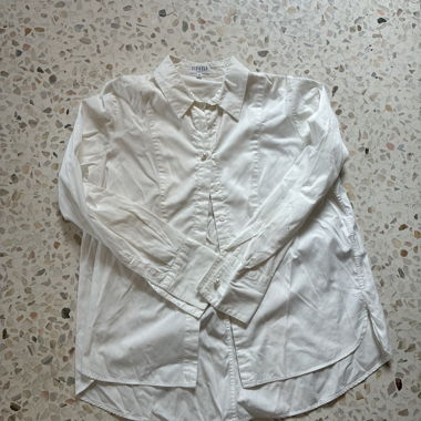 Weisse Bluse mit Weste