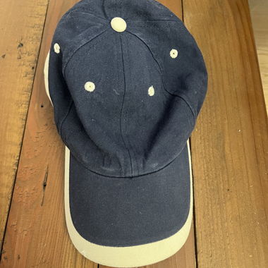 Casquette bleue marine