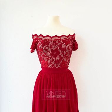 Rotes off Shoulder Kleid mit Spitzenoberteil 