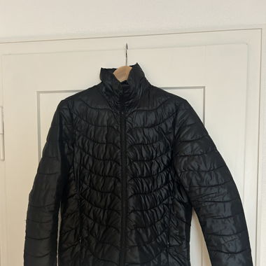 Jacke von H&M Sport (thermolite/featherless)