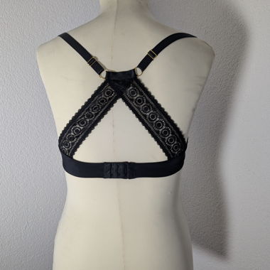 Soutien-gorge noir avec dentelle dans le dos