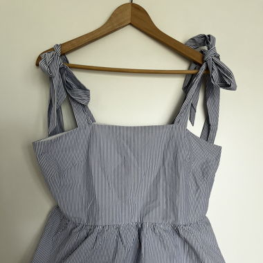 H&M Peplum Shirt verspielt