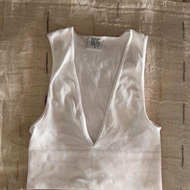 Top bianco BDG a coste