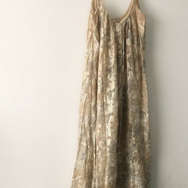 Goldene lange Robe aus Lurex von Mes Demoiselles