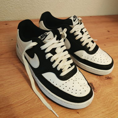 Nike Sneakers Black & White 37.5