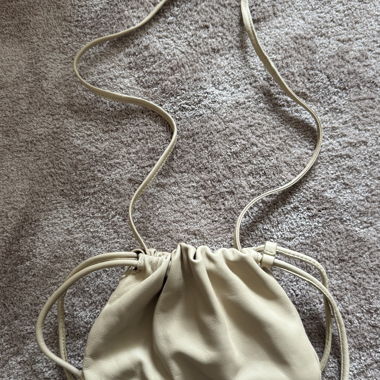 Borsa a sacchetto in pelle beige