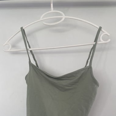 Grünes Top