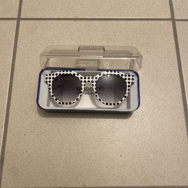 Lunettes de soleil à pois