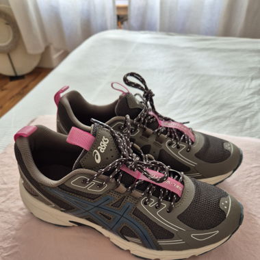 Asics, Gel-venture. 38