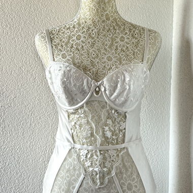 Ensemble de lingerie en dentelle blanche