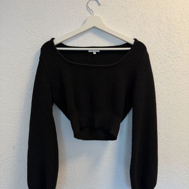 Schwarzer Strick-Crop-Pullover