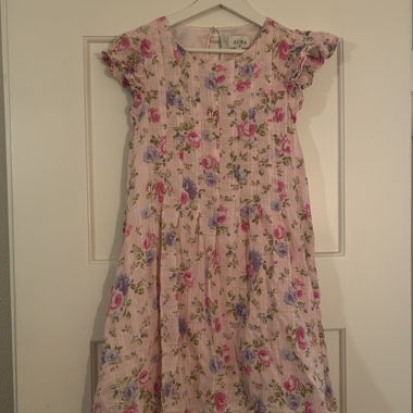 Robe florale rose