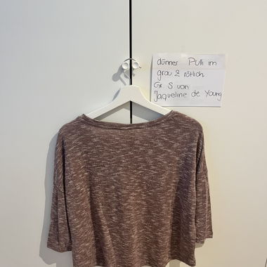 Thin sweater