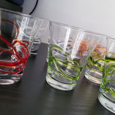 Set mit 8 bunten Glasgläsern