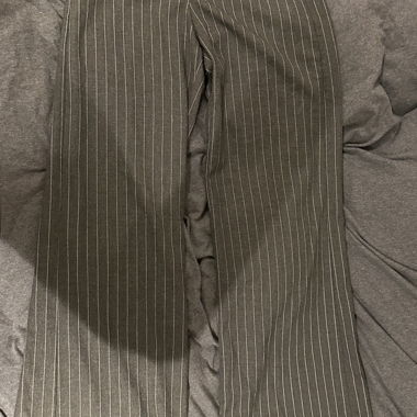 Pantalon à fines rayures Bershka