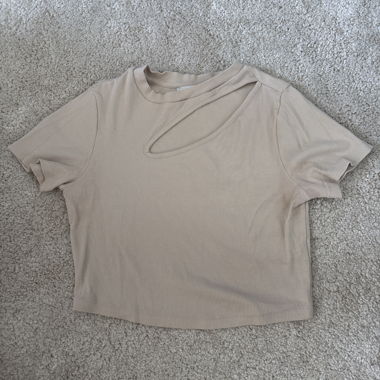 Ribbed T-shirt with Cut-out