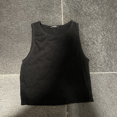 Top con spalline nero