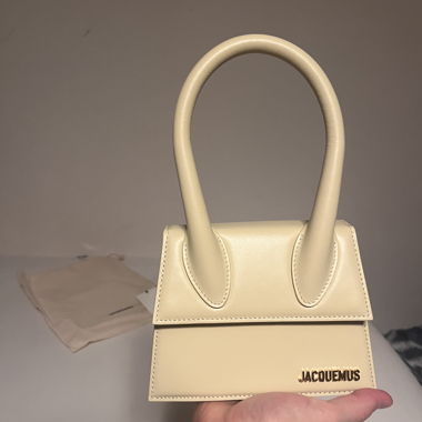 JACQUEMUS LE CHIQUITO MOYEN