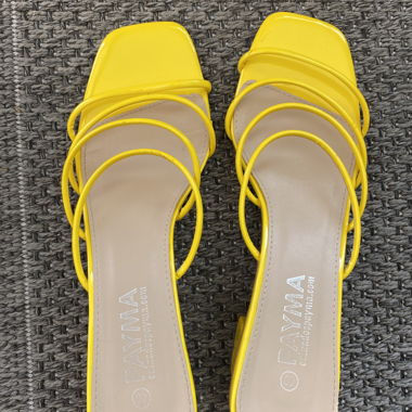 Chic Décolleté Gialle con Cinturini – Come Nuove!