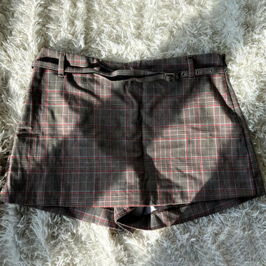 Skort (skirtXshort) with tartan pattern