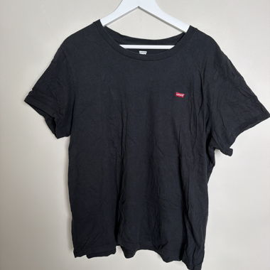 Levi's Black T-Shirt