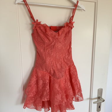 Abito in pizzo rosa Outcast