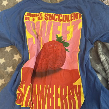 T-shirt grafica blu