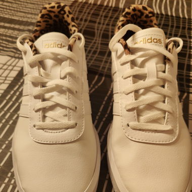Adidas mit Leopard Muster