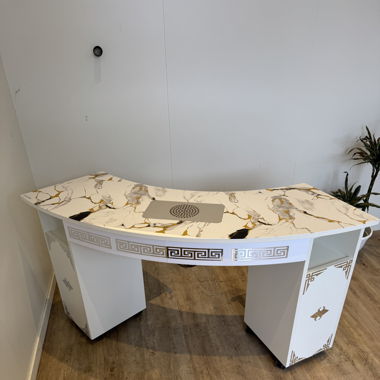 Jolifin Nagel Tisch
