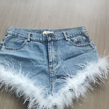 Shorts with feathers