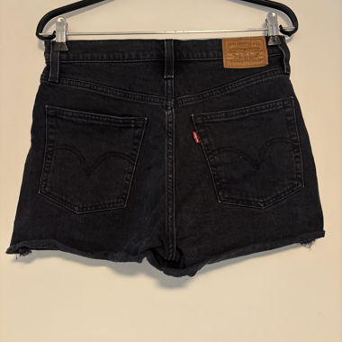Levi's Ribcage Shorts Size 28
