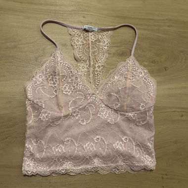 Brassière en dentelle