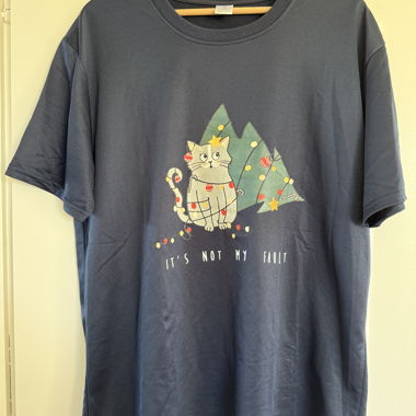 T-shirt natalizio con grafica gatto