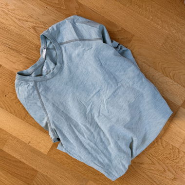 Long-sleeve sport shirt