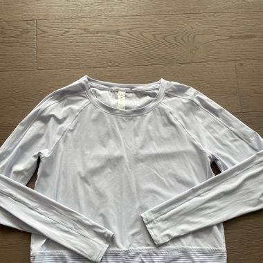 Lululemon sports top