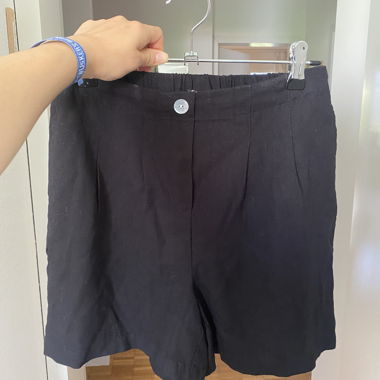 Schwarze Shorts, nie getragen.